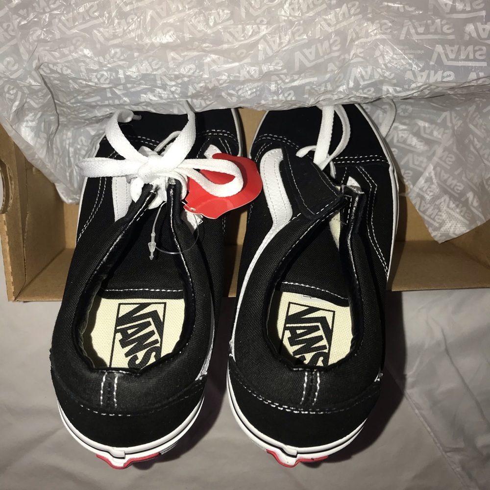 Vans - Picture 3 of 4